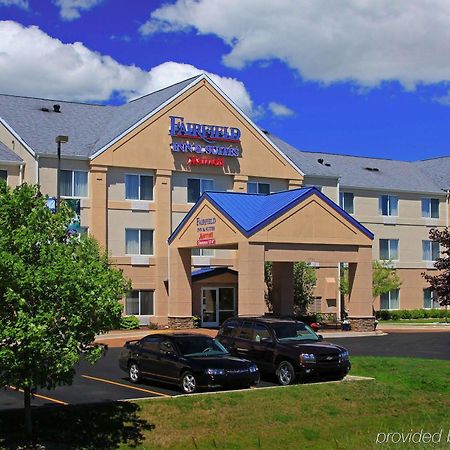 Fairfield Inn & Suites Траверс-Сити Экстерьер фото