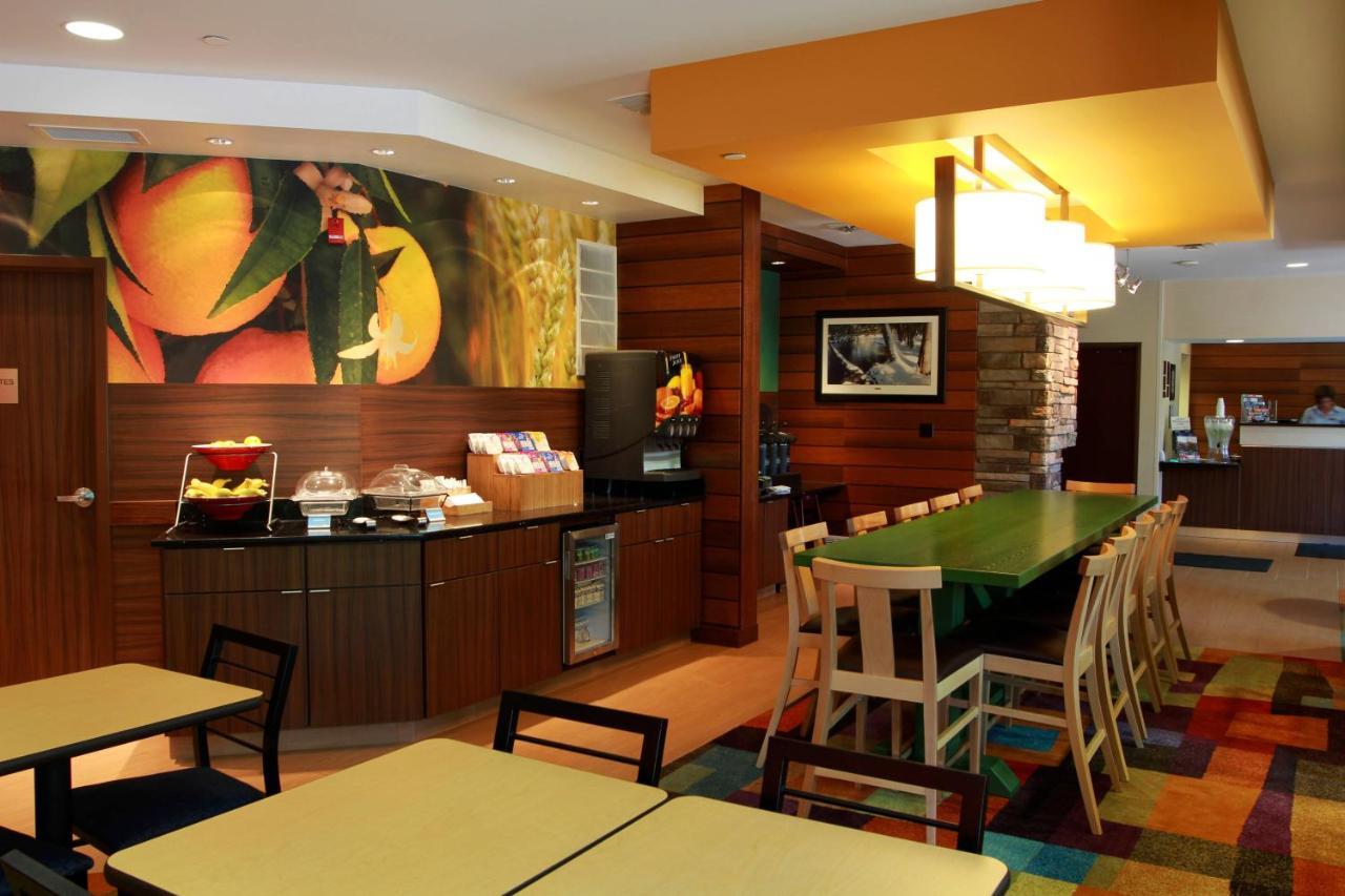 Fairfield Inn & Suites Траверс-Сити Экстерьер фото