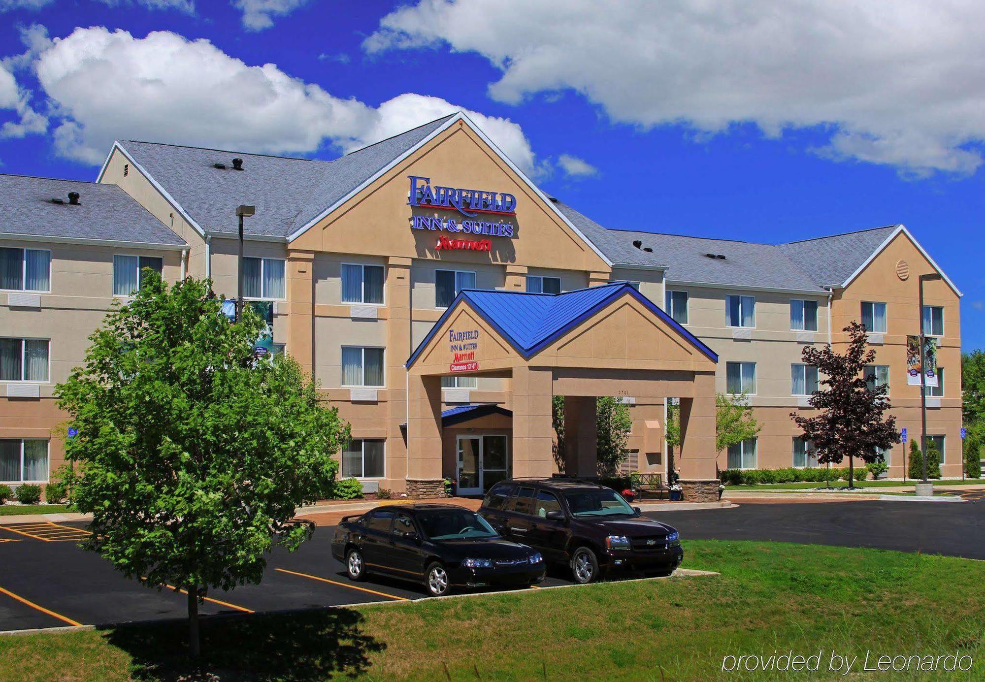 Fairfield Inn & Suites Траверс-Сити Экстерьер фото