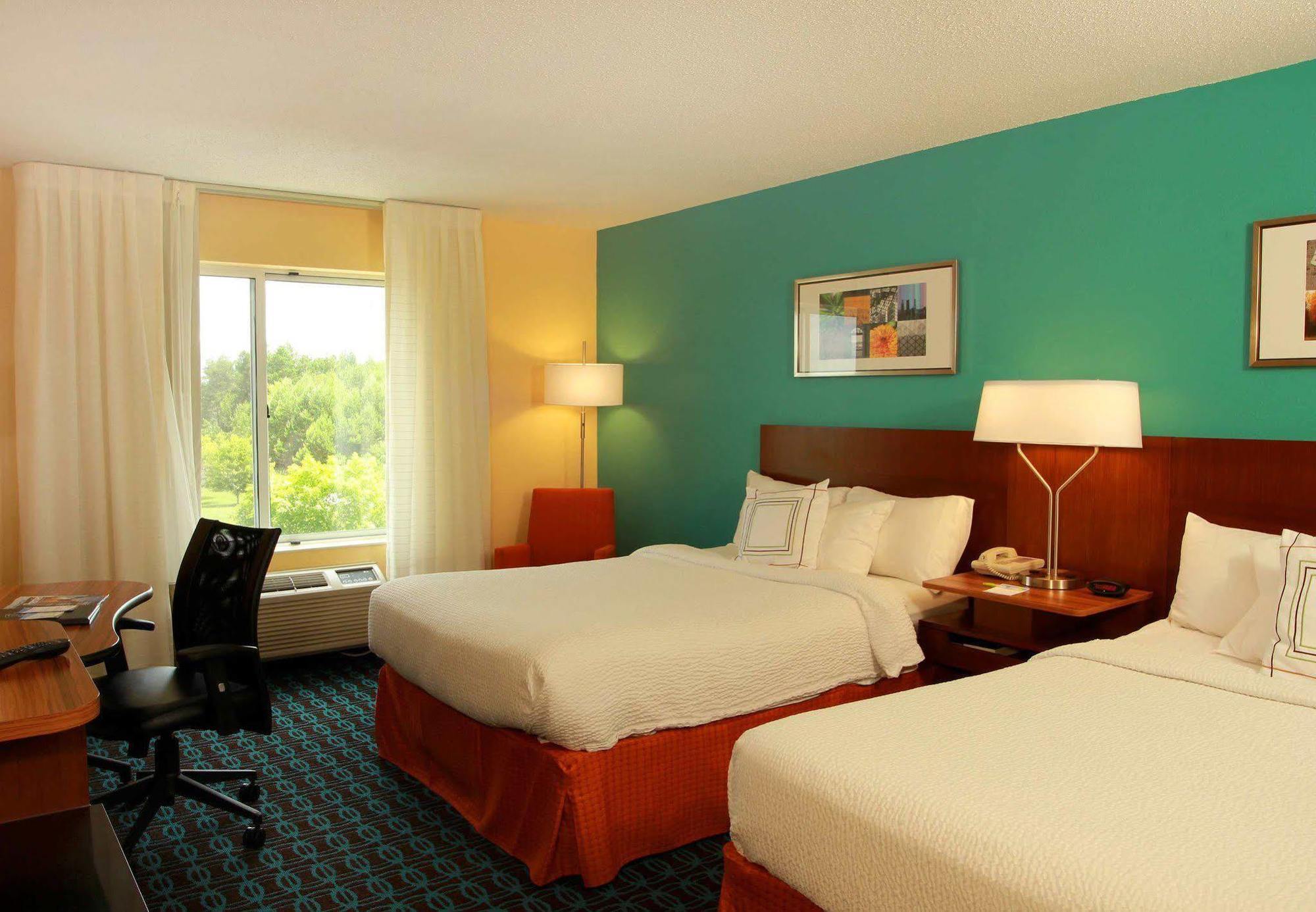 Fairfield Inn & Suites Траверс-Сити Экстерьер фото