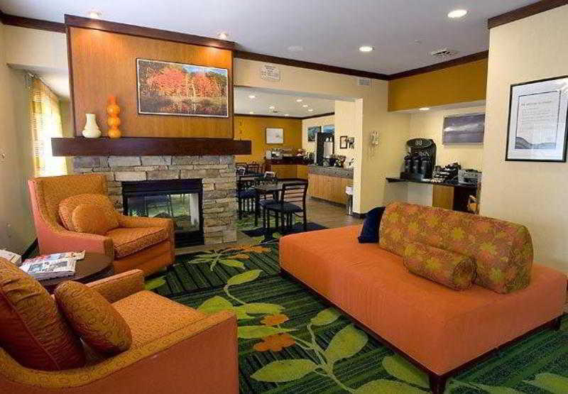 Fairfield Inn & Suites Траверс-Сити Экстерьер фото